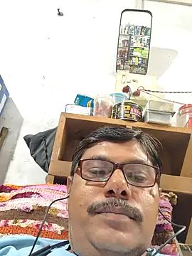 Snapshot of Srmotrs chatting on October 25, 2025, 12:39 pm Srmotrs online show from October 25, 2025, 12:39 pm