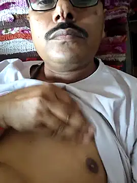 Snapshot of Srmotrs chatting on September 28, 2025, 7:37 am Srmotrs online show from September 28, 2025, 7:37 am