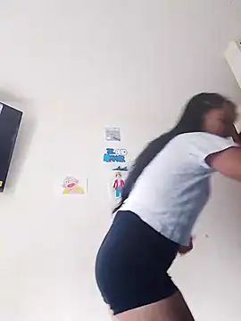 Snapshot of Maite_xx chatting on March 7, 2025, 5:06 pm Maite xx online show from March 7, 2025, 5:06 pm