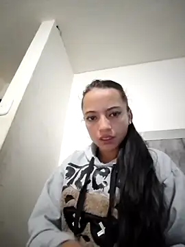 Snapshot of Maite_xx chatting on March 13, 2025, 11:08 am Maite xx online show from March 13, 2025, 11:08 am