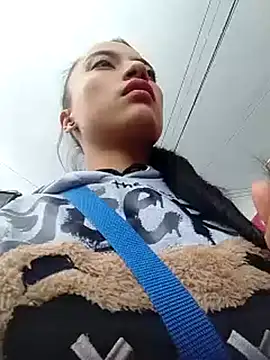 Snapshot of Maite_xx chatting on March 3, 2025, 5:31 pm Maite xx online show from March 3, 2025, 5:31 pm