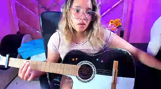 Snapshot of Olivia_Fox69 chatting on March 8, 2025, 10:00 am Olivia Fox69 online show from March 8, 2025, 10:00 am