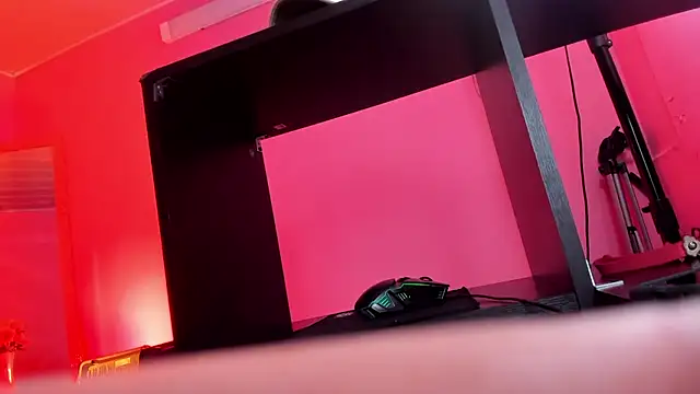 Snapshot of Olivia_Fox69 chatting on October 8, 2025, 2:13 am Olivia Fox69 online show from October 8, 2025, 2:13 am