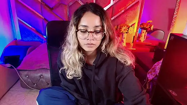 Snapshot of Olivia_Fox69 chatting on November 20, 2025, 3:18 am Olivia Fox69 online show from November 20, 2025, 3:18 am