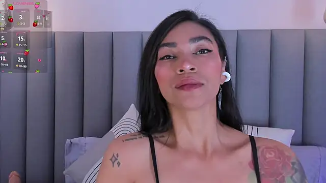 Snapshot of Leamonroe__ chatting on June 12, 2026, 10:07 pm Leamonroe online show from June 12, 2026, 10:07 pm