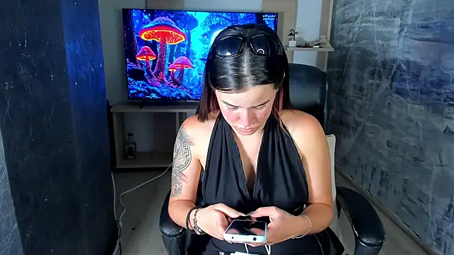 DeboraaLombardii online show from January 28, 2025, 8:47 pm