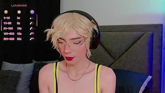 Snapshot of Sammy_Russell chatting on November 7, 2025, 5:45 am Sammy Russell online show from November 7, 2025, 5:45 am