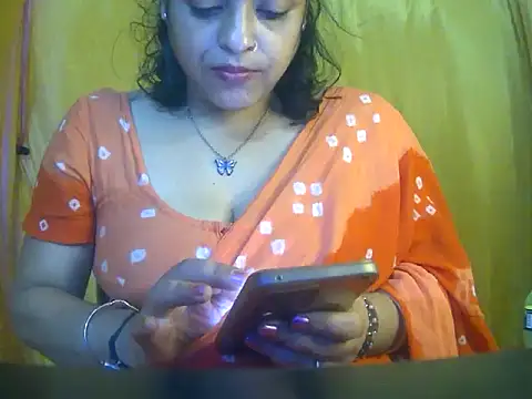 Snapshot of LOVERIAKOL chatting on July 7, 2026, 6:47 am LOVERIAKOL online show from July 7, 2026, 6:47 am