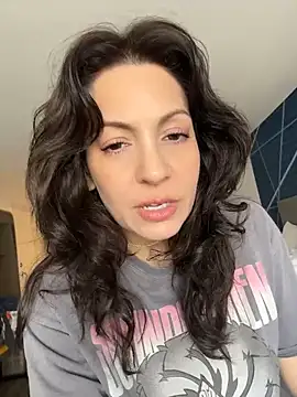 BeautifulMesss online show from April 15, 2026, 4:44 pm