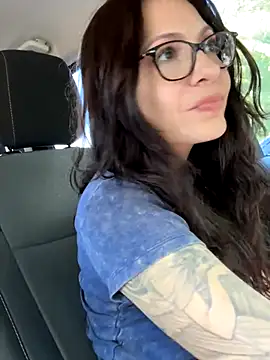 BeautifulMesss online show from September 19, 2025, 5:39 pm