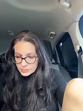 BeautifulMesss online show from November 17, 2025, 4:11 pm