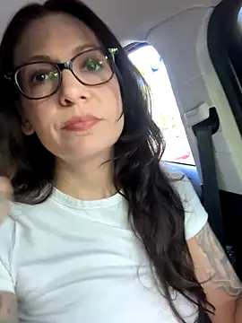 BeautifulMesss online show from September 15, 2025, 4:07 pm