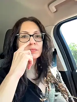 BeautifulMesss online show from September 9, 2025, 4:16 pm