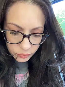 BeautifulMesss online show from September 14, 2025, 3:23 pm