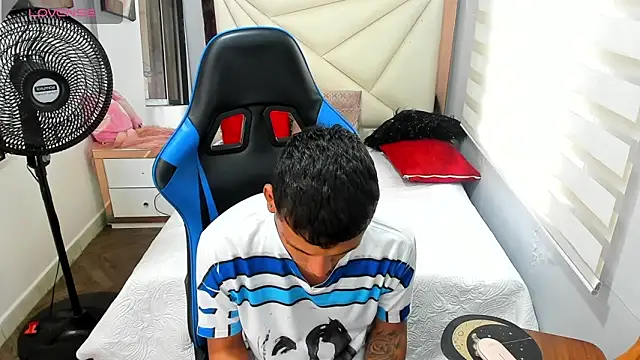 Backsex boy online show from October 6, 2025, 1:01 pm