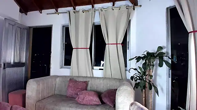 IsaFontanna online show from March 19, 2025, 1:43 am