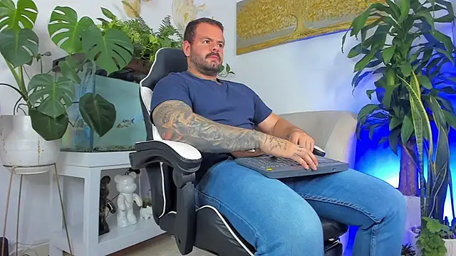 Johnnygrayson1 online show from April 8, 2026, 2:13 am