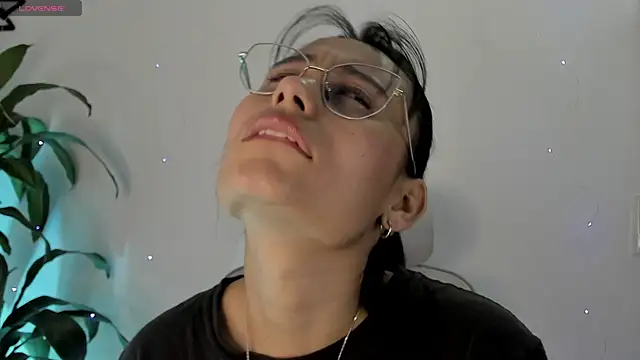 NayeCloud online show from April 17, 2026, 2:20 pm