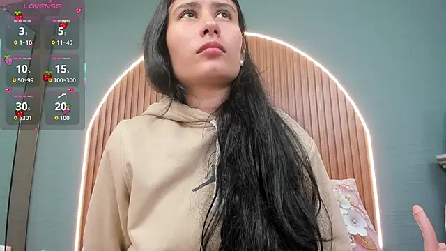 NayeCloud online show from October 15, 2025, 3:38 am