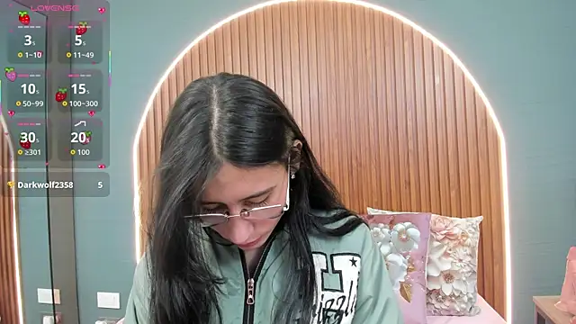 NayeCloud online show from October 21, 2025, 3:50 am