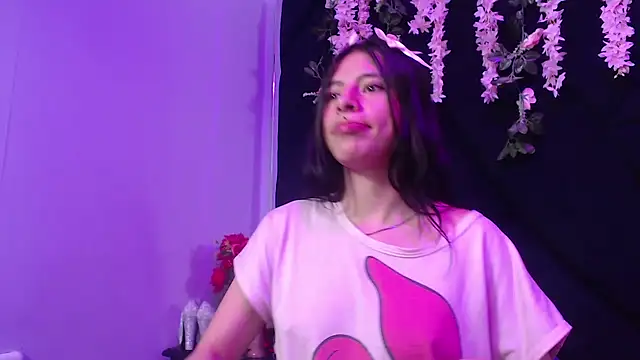 Sasha Petitte online show from March 4, 2025, 5:53 am