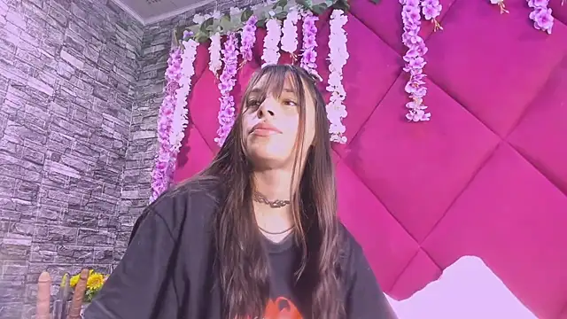 Sasha Petitte online show from April 13, 2026, 3:21 am