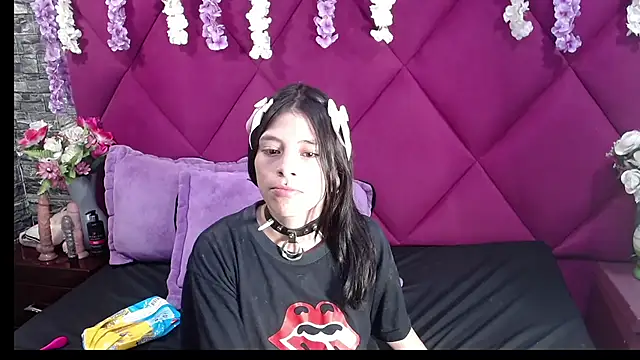 Sasha Petitte online show from March 3, 2025, 3:27 am