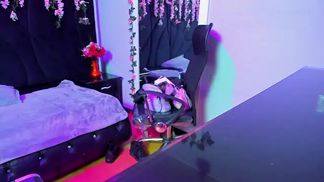 Sasha Petitte online show from February 5, 2025, 3:34 am