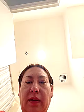 Snapshot of xLadyScarlettx chatting on April 23, 2026, 12:11 pm xLadyScarlettx online show from April 23, 2026, 12:11 pm