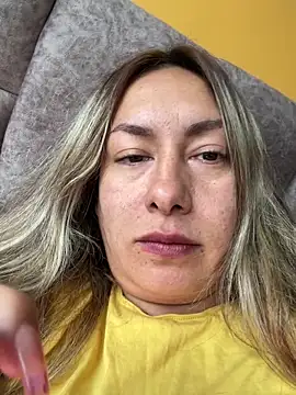 xLadyScarlettx online show from February 18, 2025, 9:20 pm