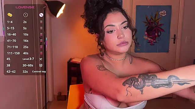 Snapshot of ann4montez_ chatting on May 1, 2026, 4:39 am ann4montez online show from May 1, 2026, 4:39 am