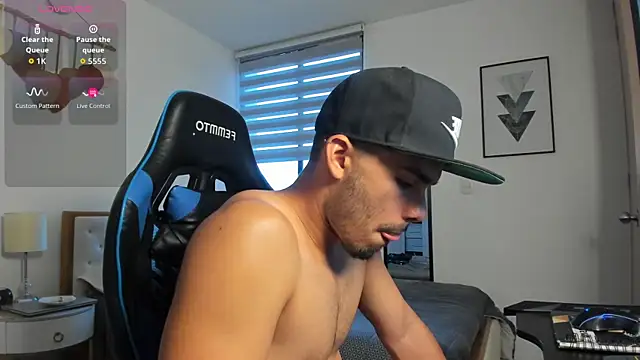 mateoleonee online show from October 15, 2025, 9:12 pm