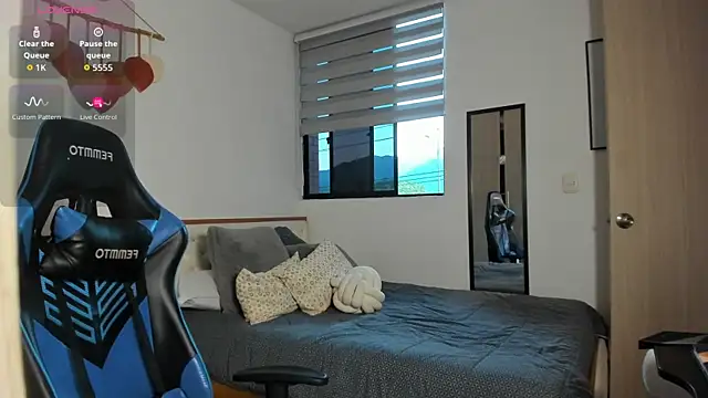 mateoleonee online show from October 25, 2025, 10:43 pm