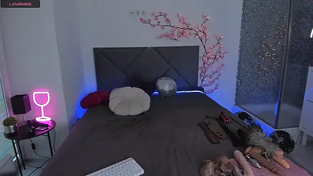 CassieEvans online show from February 8, 2026, 6:44 am