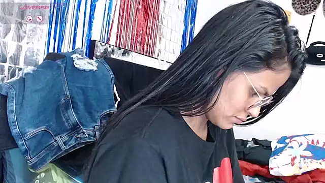 SweetAlmaa online show from October 16, 2025, 8:17 pm