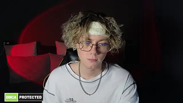 Keytaro online show from April 9, 2026, 4:14 am