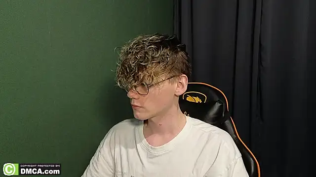 Snapshot of Keytaro chatting on February 12, 2026, 11:26 pm Keytaro online show from February 12, 2026, 11:26 pm