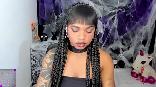 Snapshot of Marce_22 chatting on October 31, 2025, 4:53 am Marce 22 online show from October 31, 2025, 4:53 am