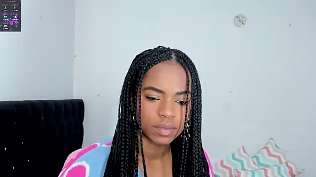 Snapshot of Marce_22 chatting on February 26, 2025, 10:15 pm Marce 22 online show from February 26, 2025, 10:15 pm