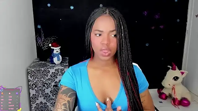 Snapshot of Marce_22 chatting on November 24, 2025, 7:03 pm Marce 22 online show from November 24, 2025, 7:03 pm