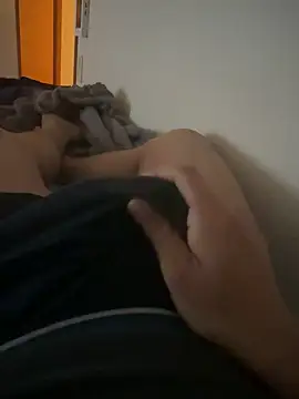 asakoda69 online show from April 18, 2026, 10:32 pm