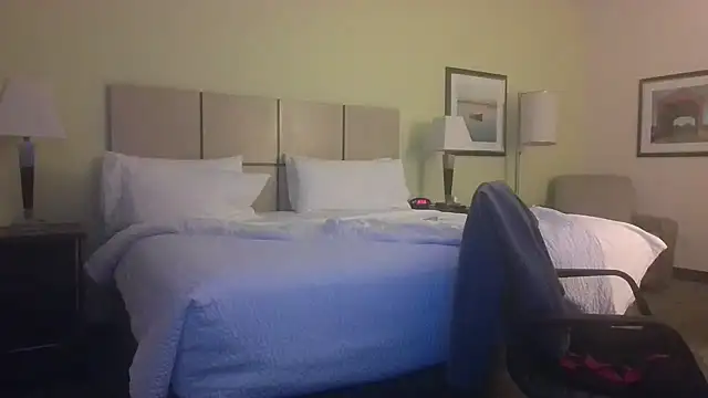 UnCuTupTheBuTT online show from October 17, 2025, 12:58 am