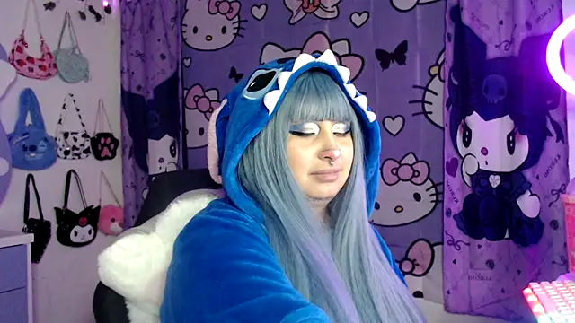 lussyevans24 online show from September 10, 2025, 6:12 am