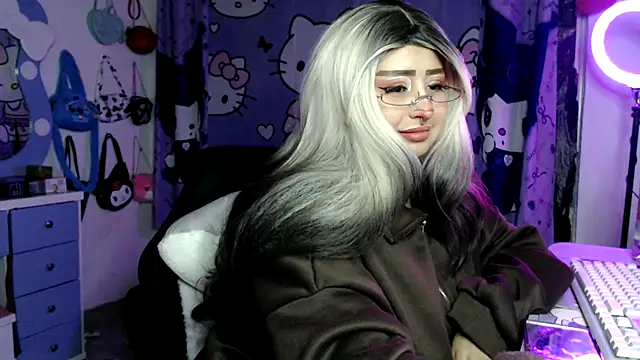 lussyevans24 online show from March 11, 2026, 5:23 am