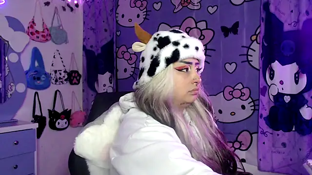 lussyevans24 online show from September 14, 2025, 6:25 am