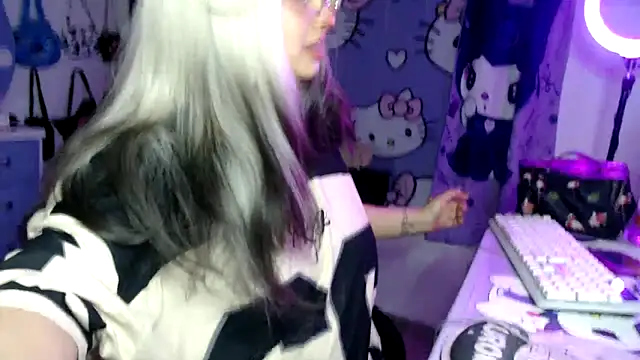 lussyevans24 online show from February 26, 2026, 3:17 am