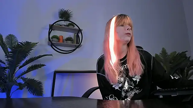 LexiWenford online show from February 26, 2025, 2:41 am