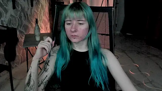 LexiWenford online show from October 13, 2025, 2:35 am