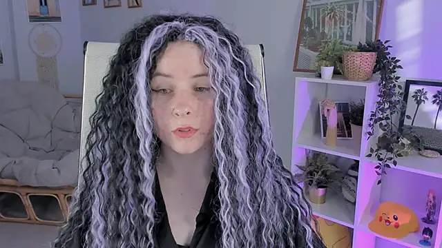 LexiWenford online show from March 19, 2025, 5:52 am