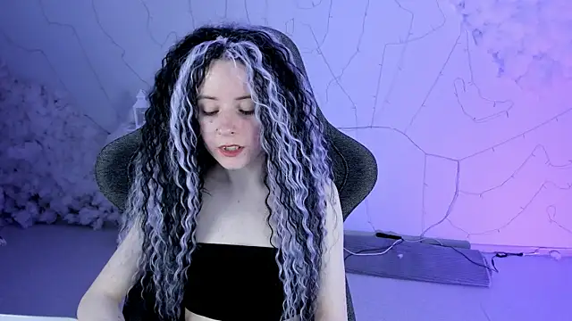 LexiWenford online show from March 18, 2025, 5:56 am